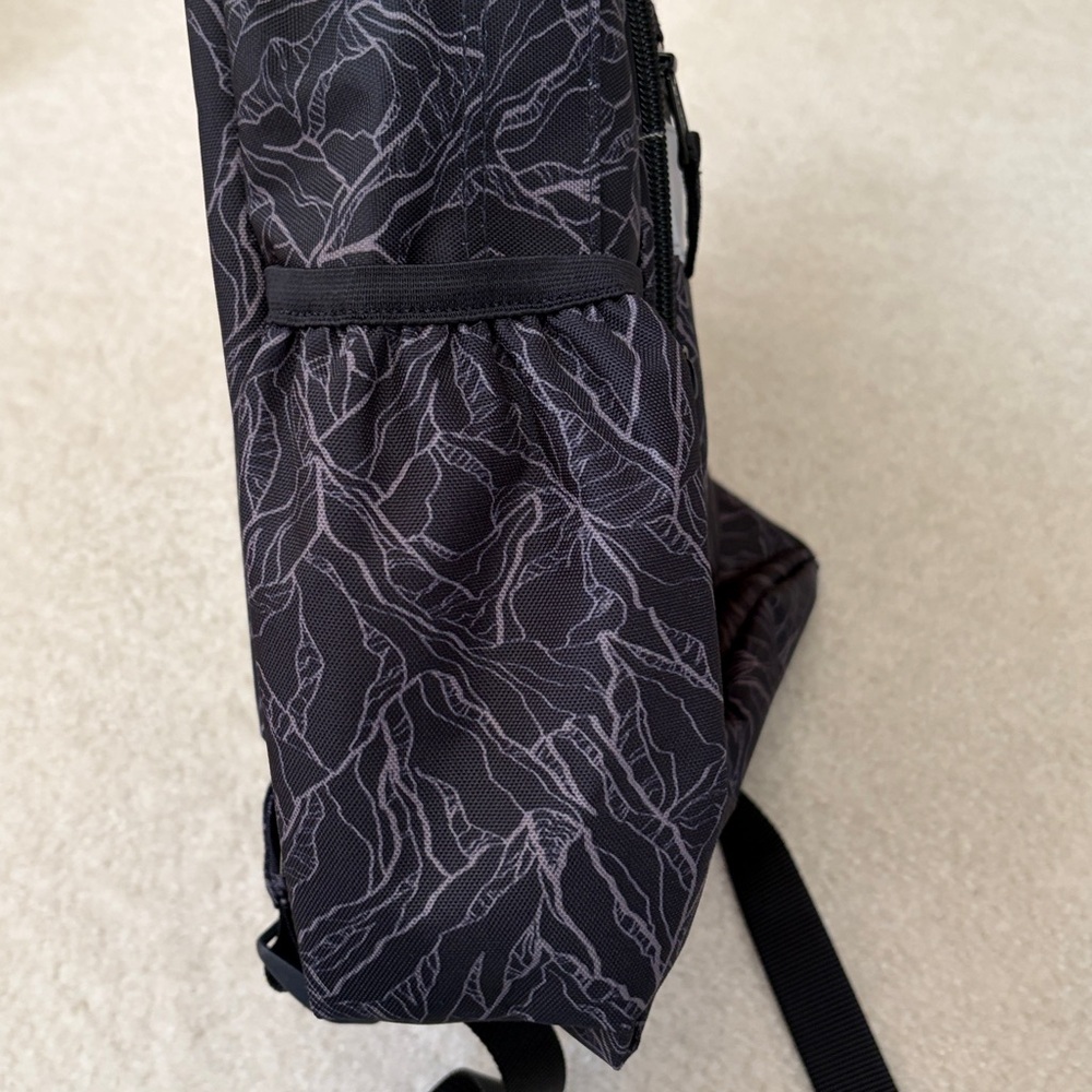 Youth L.L. Bean Original Backpack 24L - Picture 6 of 12